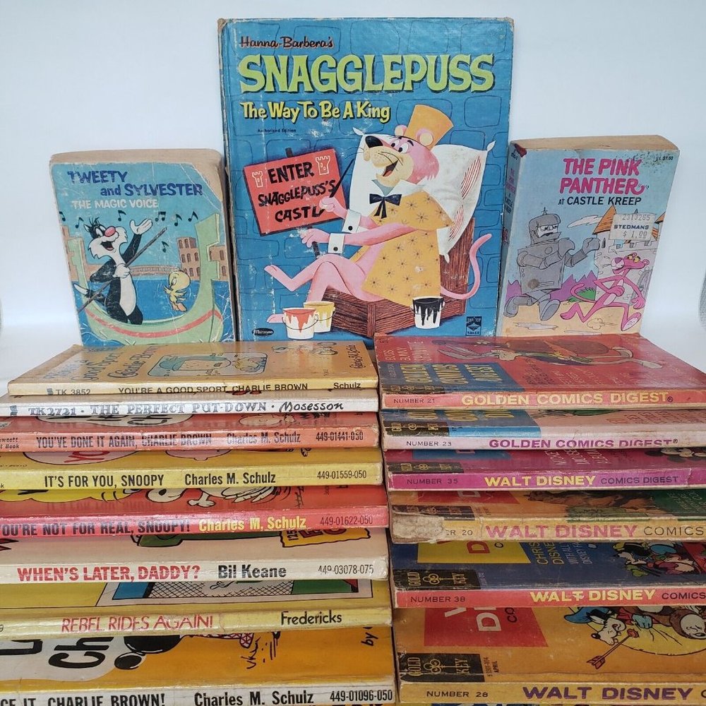 Vintage Book Lot of 17 - Charlie Brown Walt Disney Snagglepuss pink panther + B1